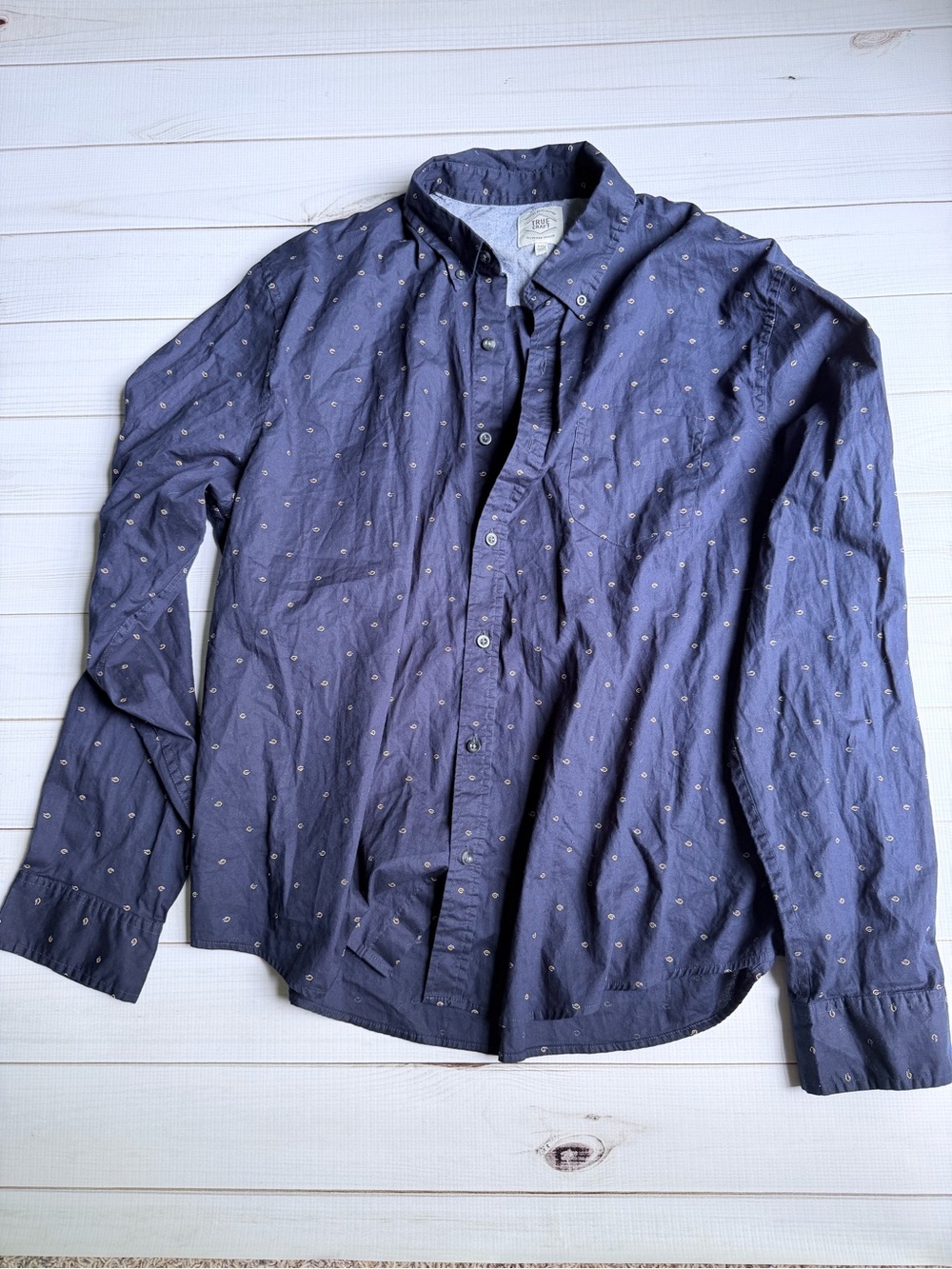 True Craft Navy Button-Down Shirt with Small Dot Pattern